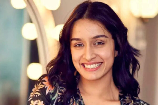 Shraddha Kapoor teases fans with marriage hints; Shares dreamy pictures with the caption 'Shaadi Kar Lun' | Hindi Movie News