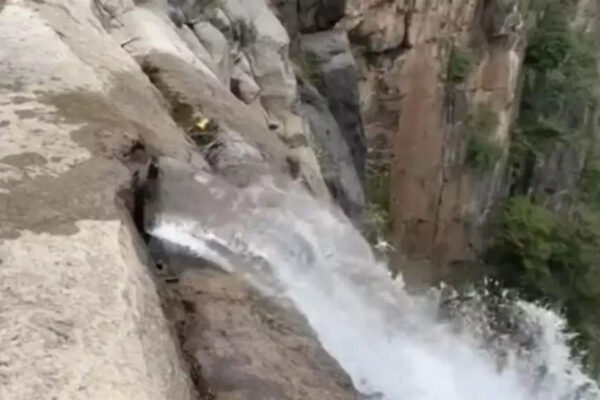 Is China's highest waterfall fake? Here's the truth |