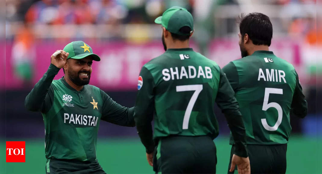 'Aapne logon ko pagal banaya, dosto ke saath team banayi': Ahmed Shehzad accuses Babar Azam's Pakistan | Cricket News