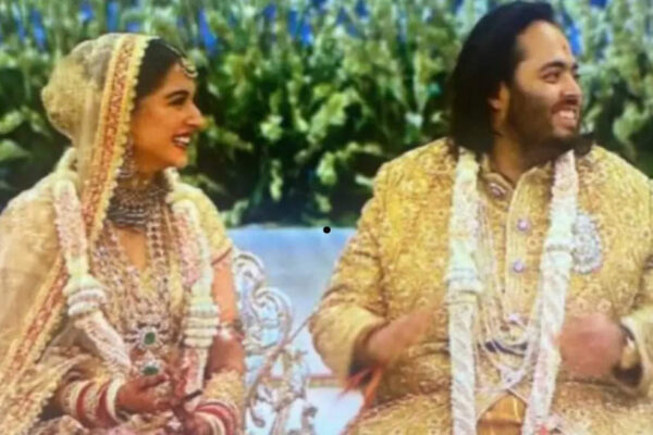 First pictures of newly wed Anant Ambani and Radhika Merchant out!