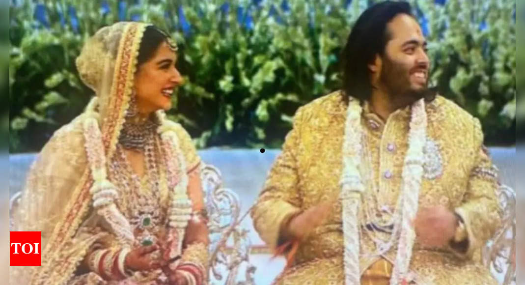 First pictures of newly wed Anant Ambani and Radhika Merchant out!