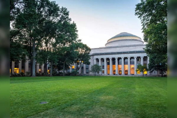 Harvard University vs MIT: Comparing Earth & Marine Sciences Courses – Which Institution Offers the Strongest Pathway for Aspiring Environmental Scientists?