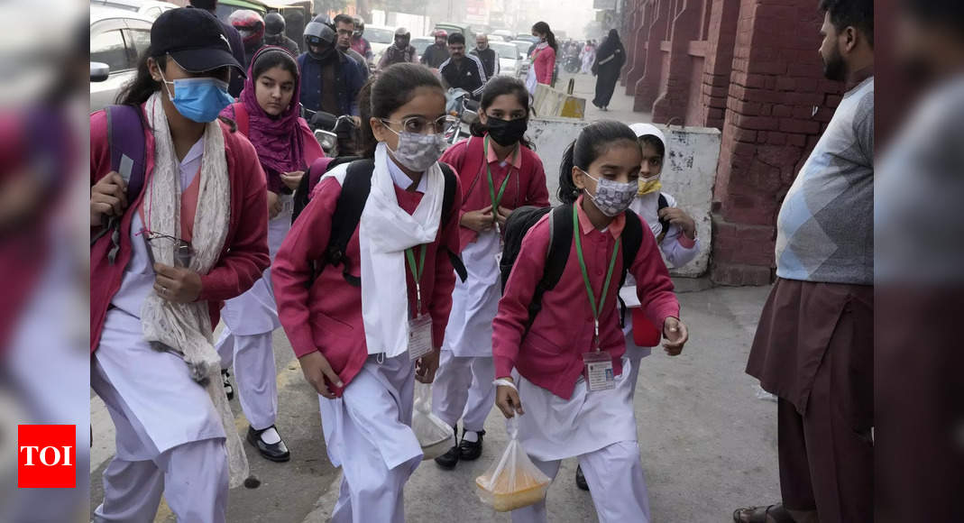 Gurugram schools to remain closed until Nov 25 due to severe AQI, classes to continue online for all grades: Check official notice here