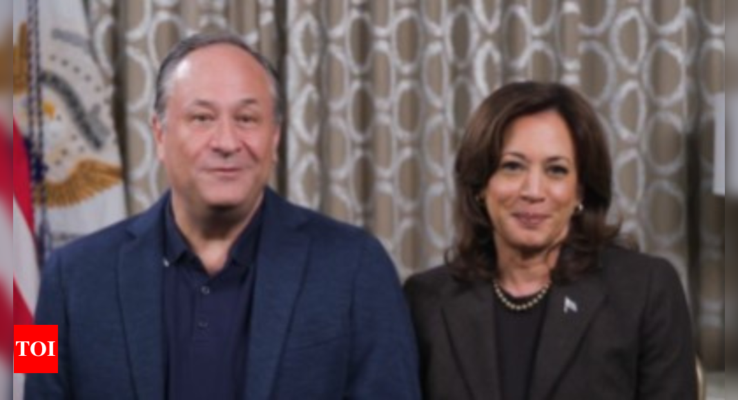 Kamala Harris Thanksgiving Video: Kamala Harris wearing the same outfit from her 'drunk' rant in Thanksgiving video?